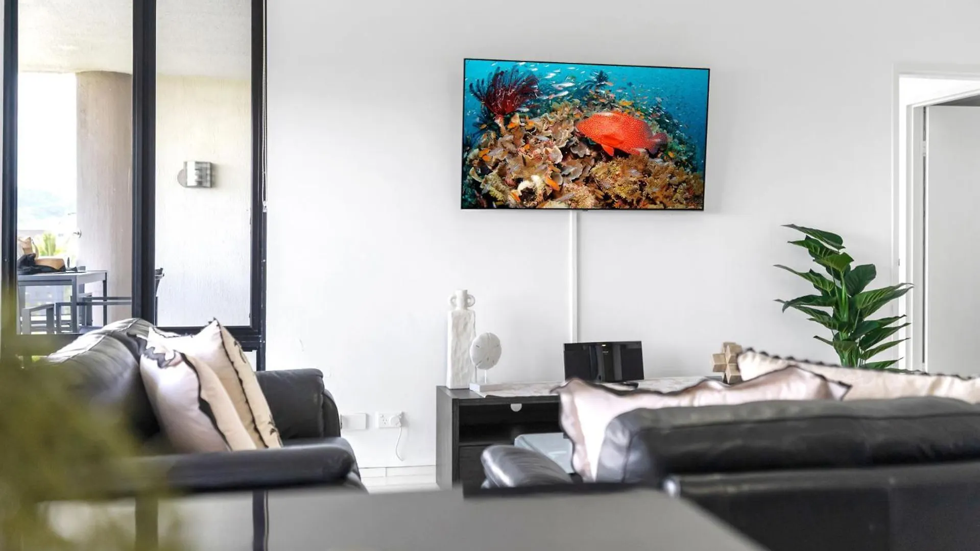 Belle Escapes 73 Rydges Plaza Esplanade With Ocean & City Views Cairns Apartment