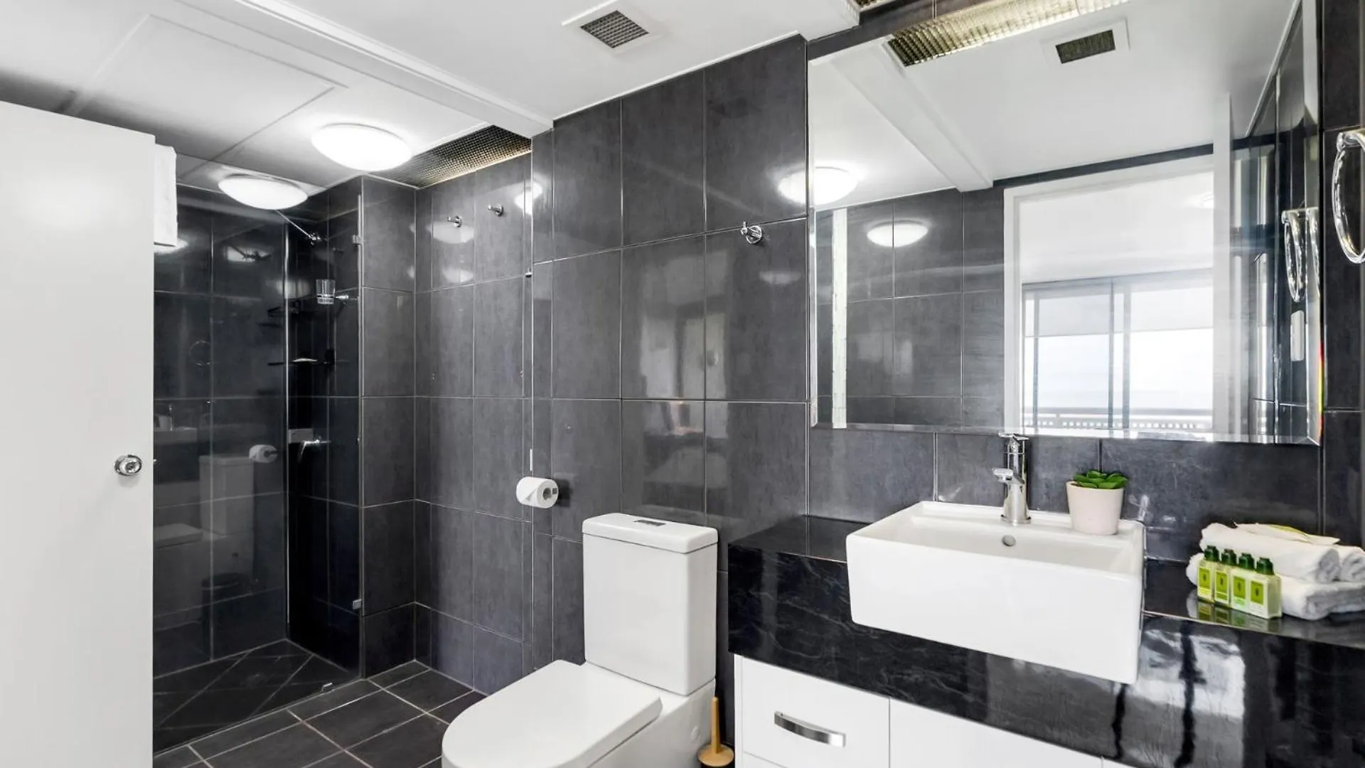 Belle Escapes 73 Rydges Plaza Esplanade With Ocean & City Views Cairns