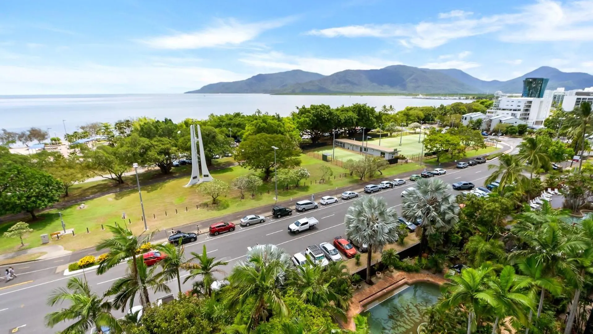 Belle Escapes 73 Rydges Plaza Esplanade With Ocean & City Views Cairns 0*,  Australia